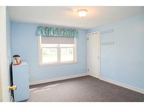 219 Long St, Warwick, RI 02886 photo 8