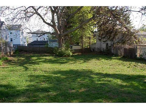 33 Gilbert St, Woonsocket, RI 02895 photo 5