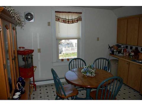 33 Gilbert St, Woonsocket, RI 02895 photo 10