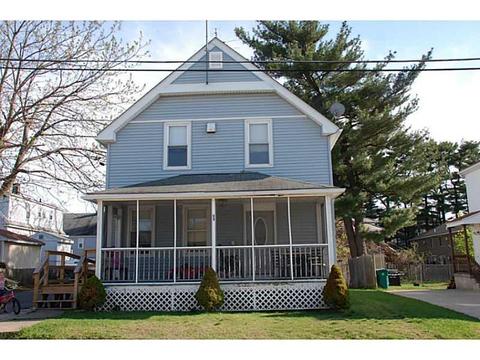 33 Gilbert St, Woonsocket, RI 02895 photo 1