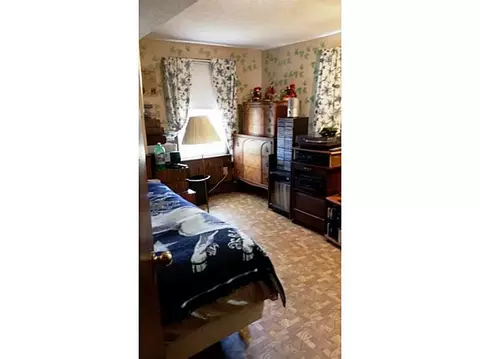 27 Niagara St, Woonsocket, RI 02895 photo 15