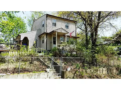27 Niagara St, Woonsocket, RI 02895 photo 1