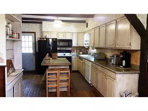 27 Niagara St, Woonsocket, RI 02895 photo 9