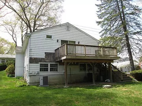 100 Cumberland Rd, Warwick, RI 02886 photo 9