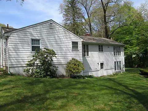 100 Cumberland Rd, Warwick, RI 02886 photo 8