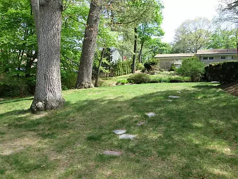 100 Cumberland Rd, Warwick, RI 02886 photo 2
