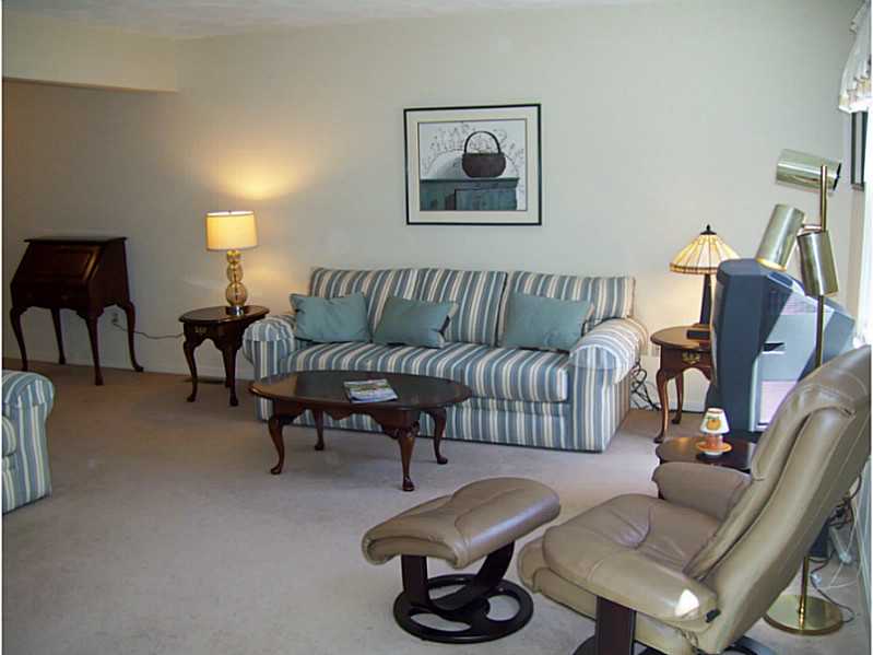 703 Brookhaven Ln, Woonsocket, RI 02895 photo 8