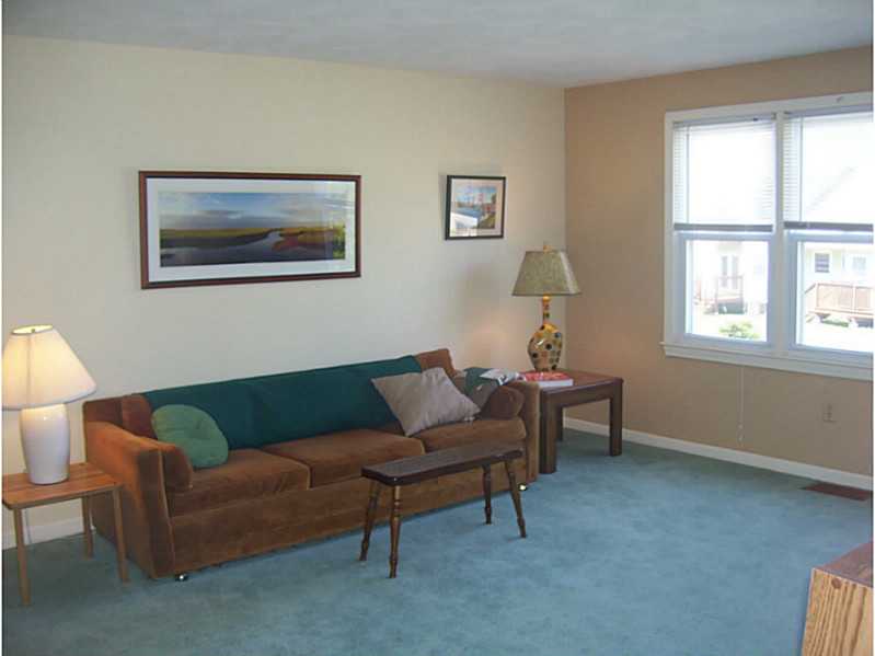 703 Brookhaven Ln, Woonsocket, RI 02895 photo 11