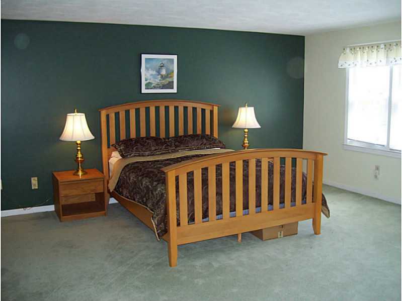 703 Brookhaven Ln, Woonsocket, RI 02895 photo 9