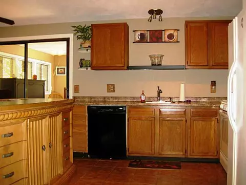 100 Oak Tree Ave, Warwick, RI 02886 photo 8