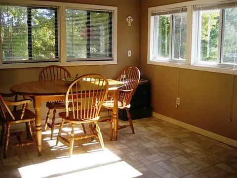 100 Oak Tree Ave, Warwick, RI 02886 photo 9