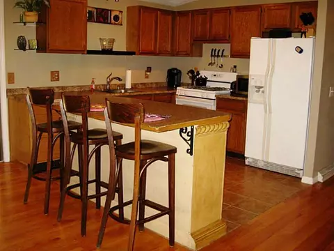 100 Oak Tree Ave, Warwick, RI 02886 photo 7