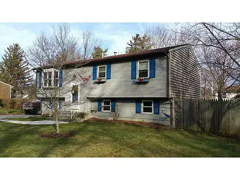 100 Oak Tree Ave, Warwick, RI 02886 photo 4