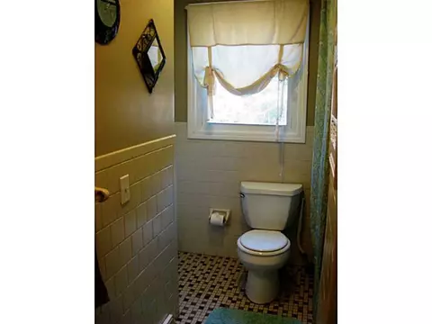 100 Oak Tree Ave, Warwick, RI 02886 photo 10