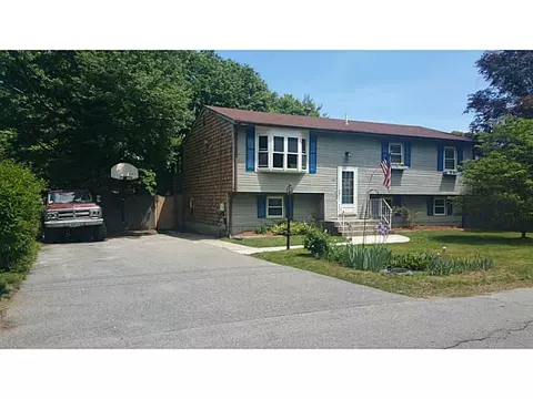 100 Oak Tree Ave, Warwick, RI 02886 photo 3