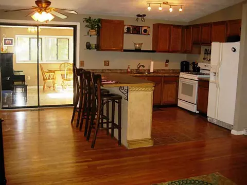 100 Oak Tree Ave, Warwick, RI 02886 photo 6