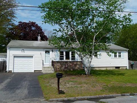 97 Marigold Dr, Warwick, RI 02889 photo 2