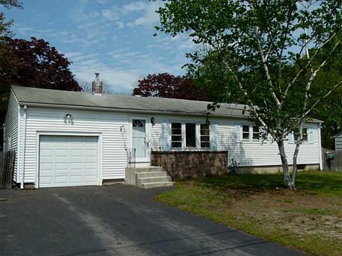 97 Marigold Dr, Warwick, RI 02889 photo 1