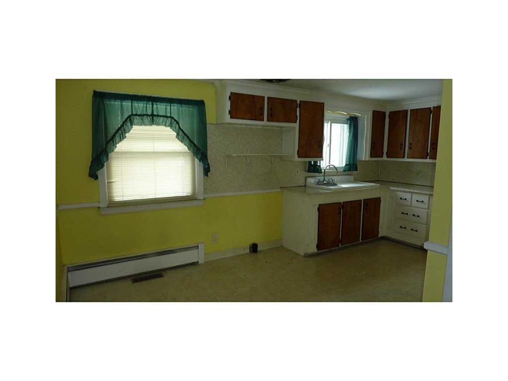 80 Partition St, Warwick, RI 02888 photo 3