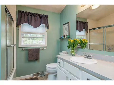 353 Asylum Rd, Warwick, RI 02886 photo 11