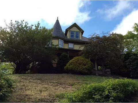69 Winter St, Woonsocket, RI 02895 photo 9