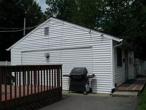 181 Grove Ave, Warwick, RI 02889 photo 3