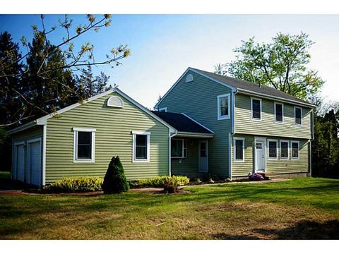 11 Cedar Crest Dr, Westerly, RI 02891 photo 2