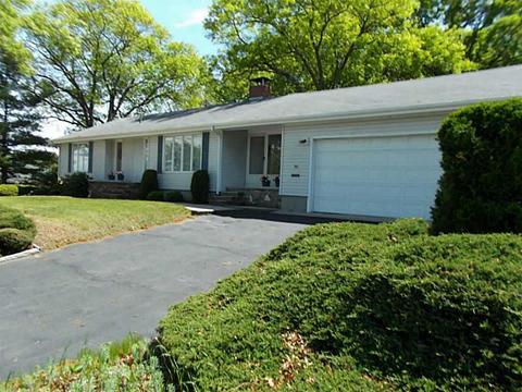 50 Saint Agnes Ave, Woonsocket, RI 02895 photo 3