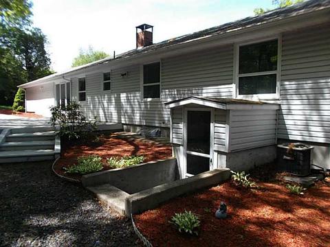 50 Saint Agnes Ave, Woonsocket, RI 02895 photo 17