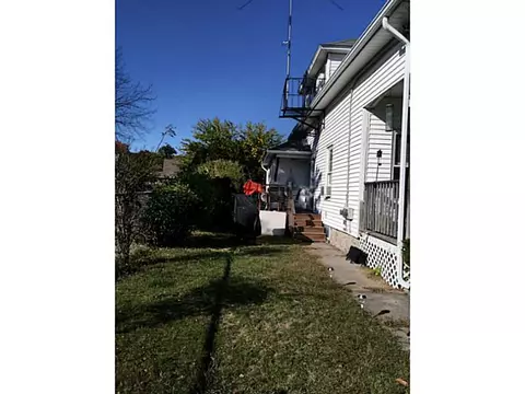 855 Manville Rd, Woonsocket, RI 02895 photo 9