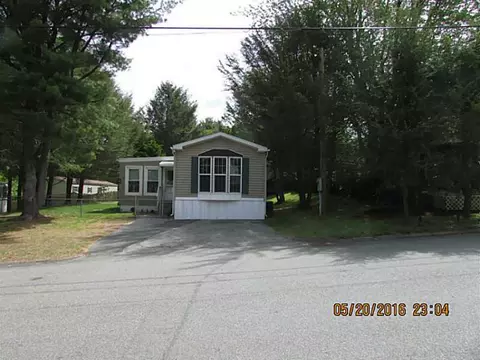 30 Maplewood Dr, Mapleville, RI 02839 photo 1