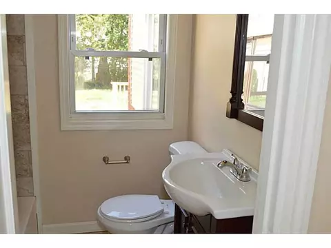 62 Barber Ave, Warwick, RI 02886 photo 9