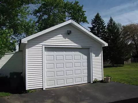 328 Orchard St, Woonsocket, RI 02895 photo 2