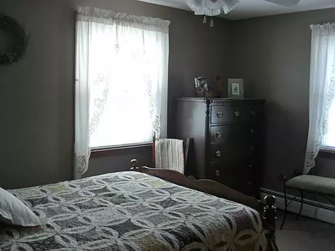 328 Orchard St, Woonsocket, RI 02895 photo 9