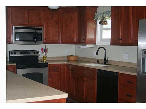 144 Lilac Ave, Woonsocket, RI 02895 photo 4