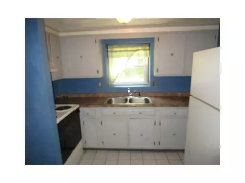 123 Snell St #10, Fall River, MA 02721 photo 6