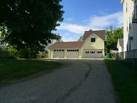 461 Willow St, Woonsocket, RI 02895 photo 5