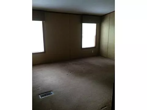 17 Hillside Dr, Mapleville, RI 02839 photo 5