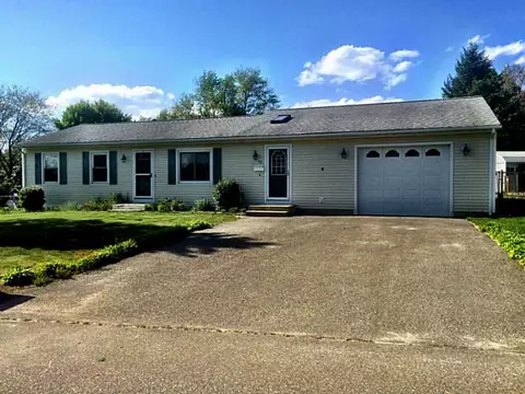 80 Woodhaven Rd, Woonsocket, RI 02895 photo 1