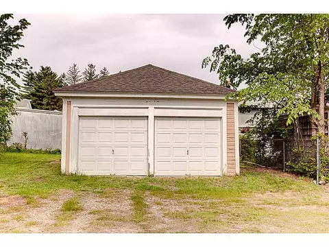 99 Gilbert St, Woonsocket, RI 02895 photo 4