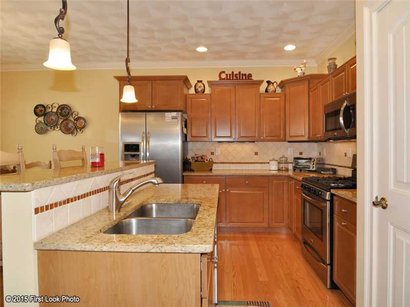 70 Whispering Pine Way, Exeter, RI 02822 photo 4