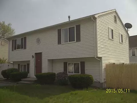 7 Stephanie Ct, Warwick, RI 02889 photo 1