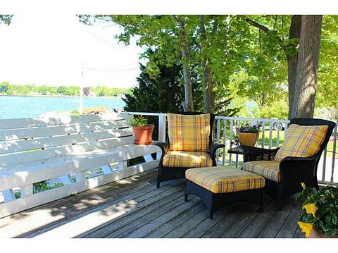 68 Beach St, Warren, RI 02885 photo 2