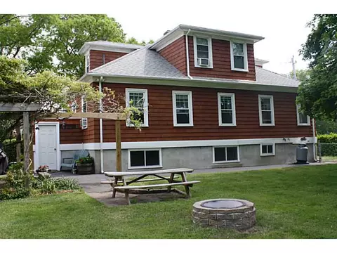 45 Talcott Ave, Warwick, RI 02889 photo 2
