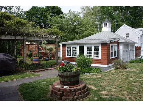45 Talcott Ave, Warwick, RI 02889 photo 3