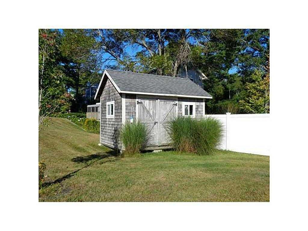 69 Barlow Ave, West Wareham, MA 02576 photo 4