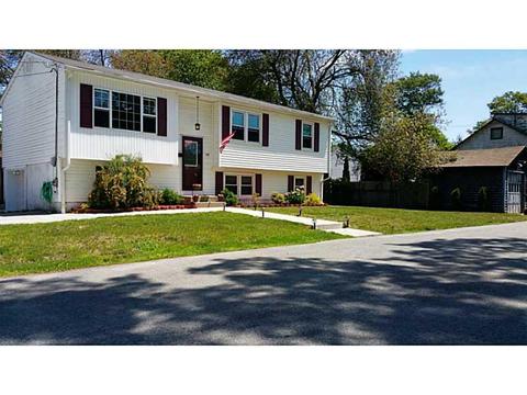 63 Comma St, Warwick, RI 02889 photo 1