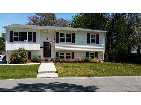 63 Comma St, Warwick, RI 02889 photo 2
