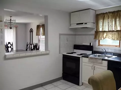 60 Ridgeway Ave, Warwick, RI 02889 photo 4