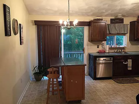 88 Nicolas Ln, Warwick, RI 02886 photo 4